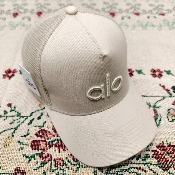 ALO Yoga | Accessories | Nwt Alo Yoga Bone Casual District  display picture 2